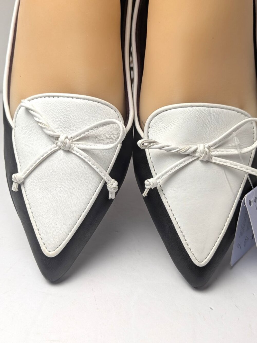 Aerosoles Doran Black White Leather Spectator Pointed Toe Flats 10M NWT - Picture 4 of 12